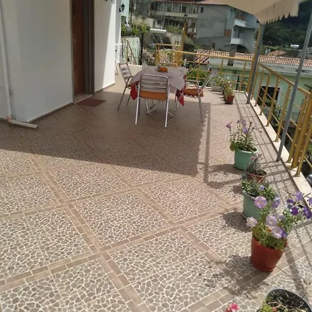 Sara Guest house