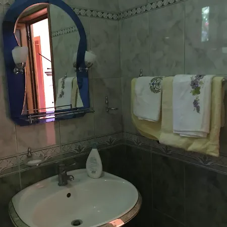 Sara Guest house